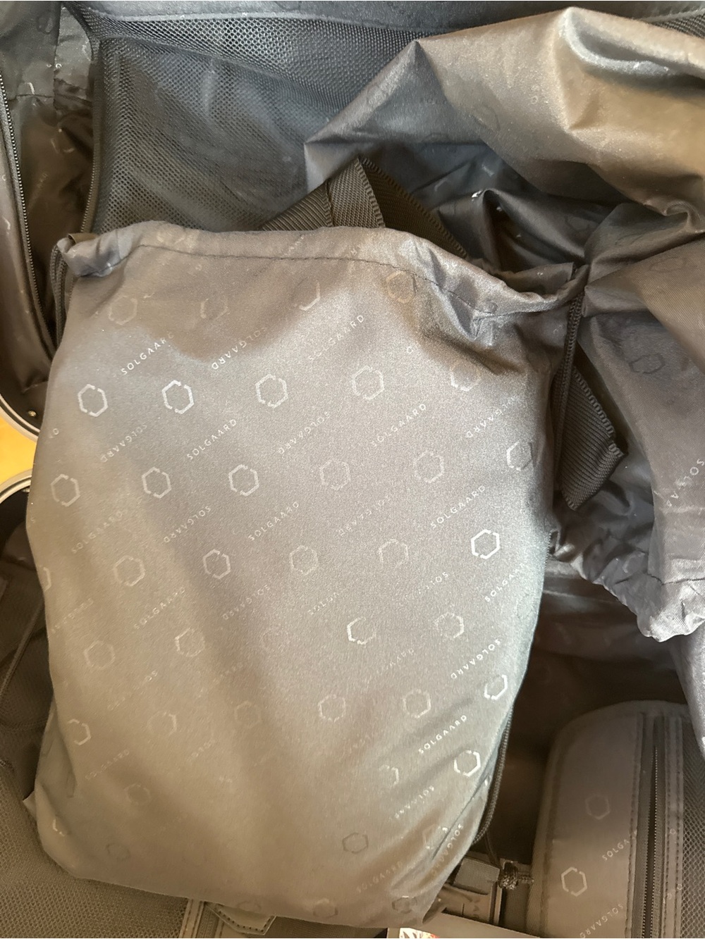 Solgaard Luggage 25” Check In Closet New - Picture 12 of 15